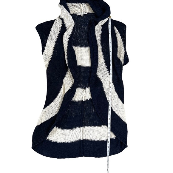 CABI Women's Knit Skipper Vest #679 Blue Cream Wide Stripes Nautical Size Small - Picture 13 of 15